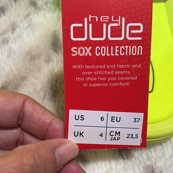 Fluo Yellow Hey Dudes sandals woman’s size 6 - Picture 2 of 3